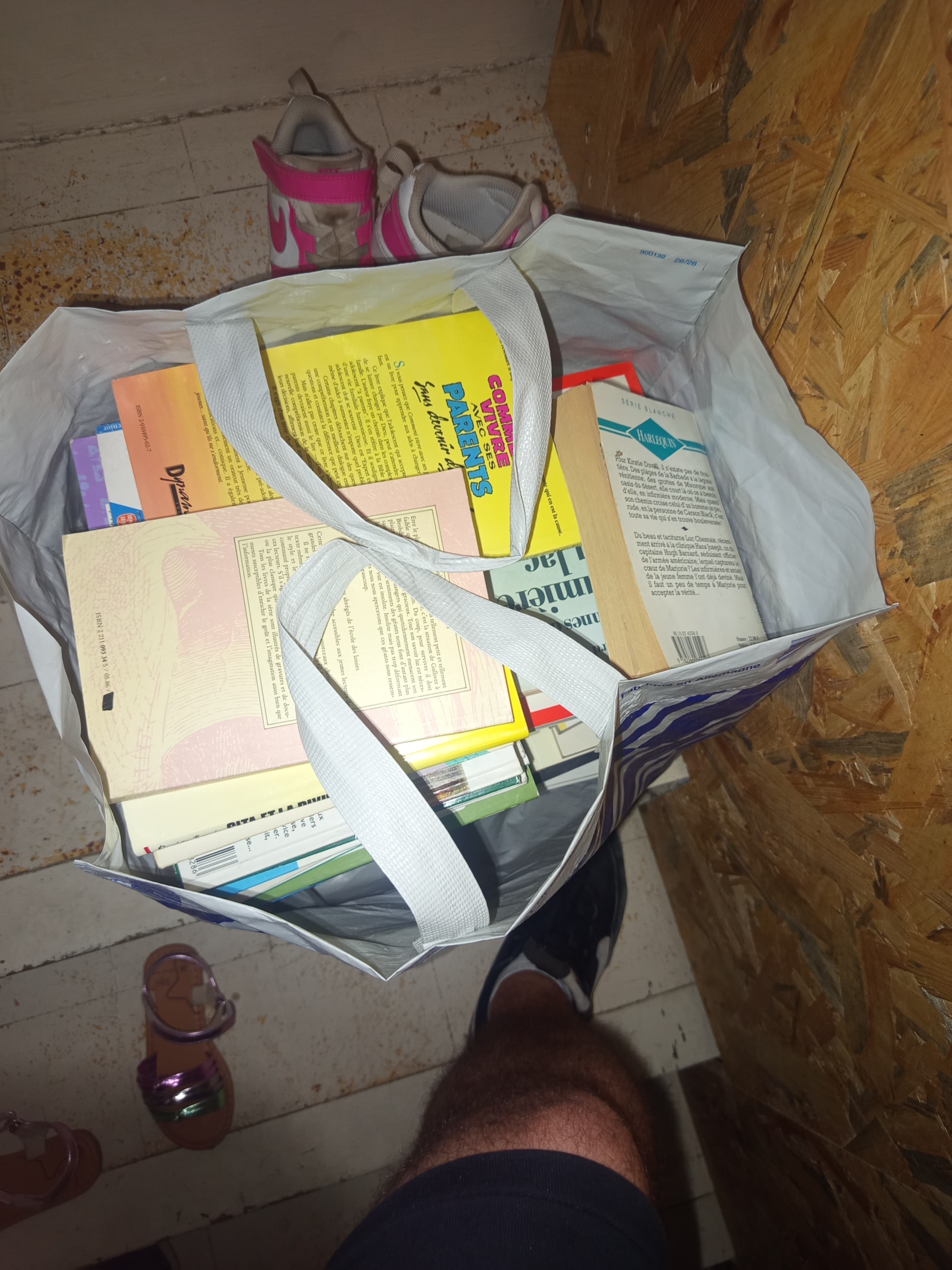 Couverture de La Bague du Dr Black avec lot de livres
